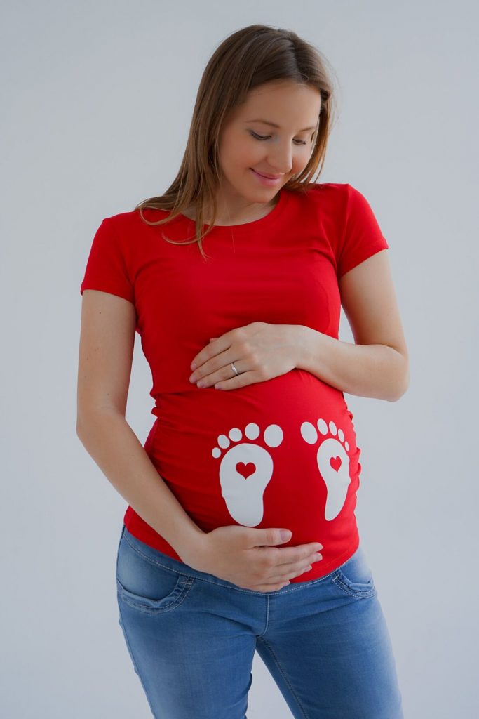 Red short sleeve maternity shirt