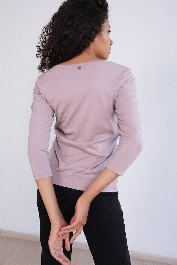 back view of maternity shirt