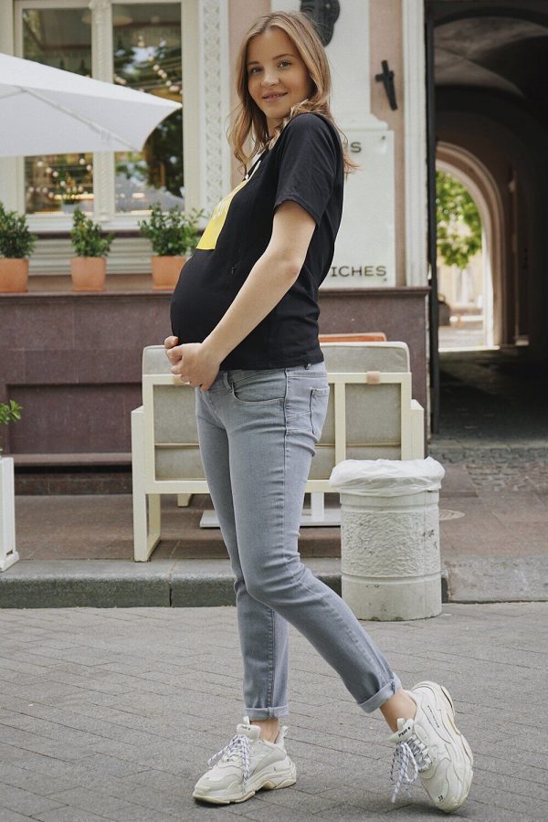 Comfy fashionable maternity jeans, best maternity clothing