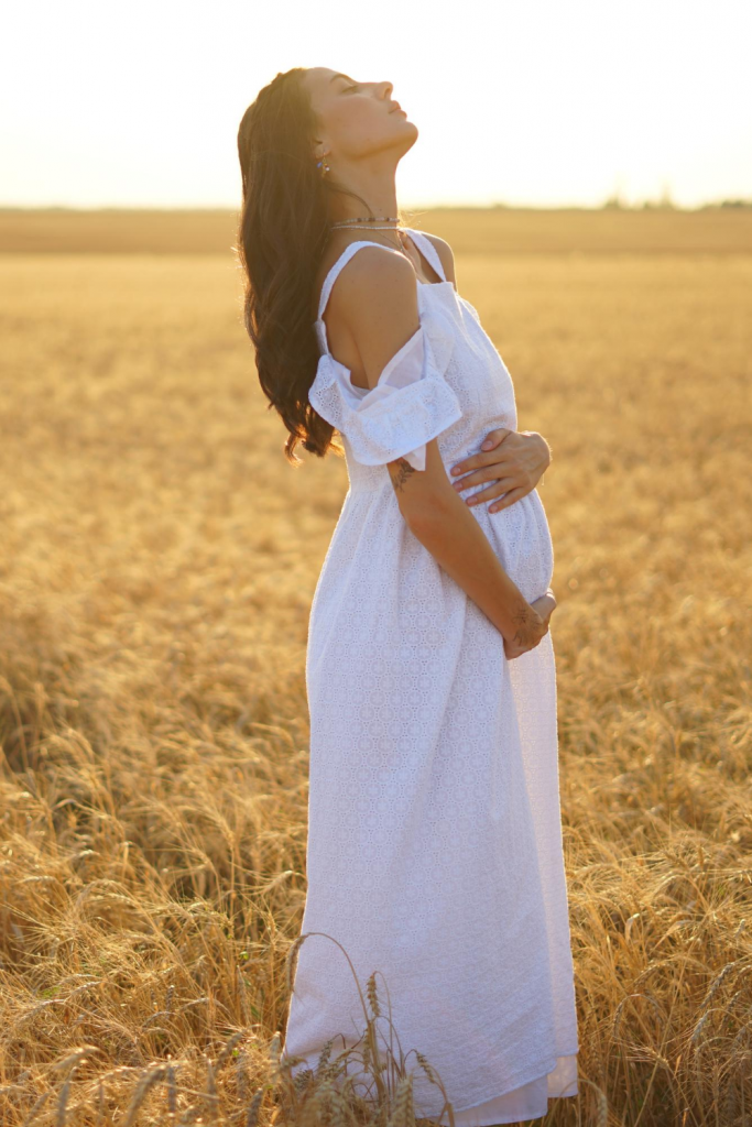 white dress for pregnant