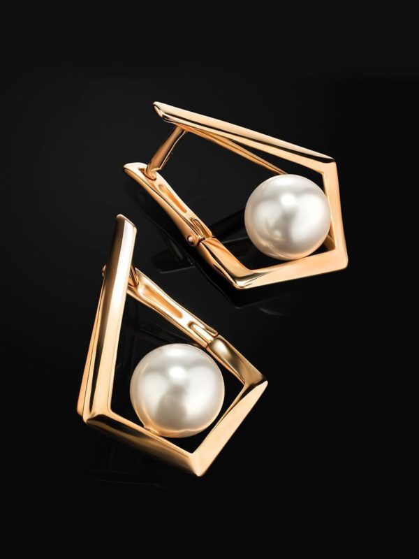 GEOMETRIC GOLDEN EARRINGS WITH FAUX PEARL