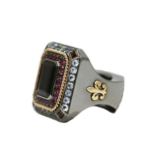 king's_ring_II_with_garnet